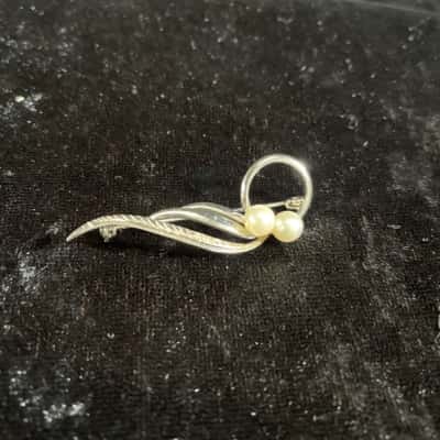 Sterling Silver Brooch with Double White Beads.