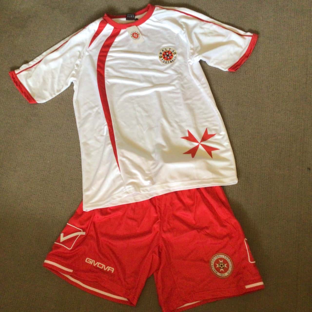 Bnwt Mens 2 Pce Givova Malta Football Club Shorts Shirt Size M Red White