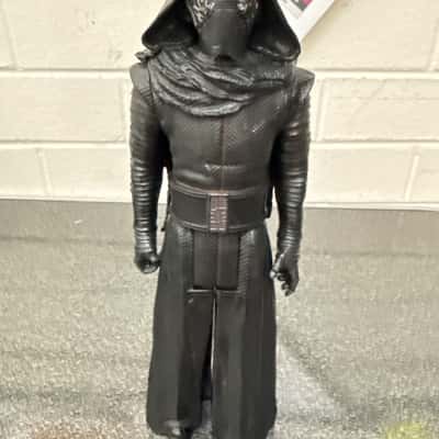 Star Wars Kylo Ren action figure, likely a 12-inch or 30cm scale figure from The Force Awakens or The Last Jedi product lines.The lightsaber accessory is missing(B10) 