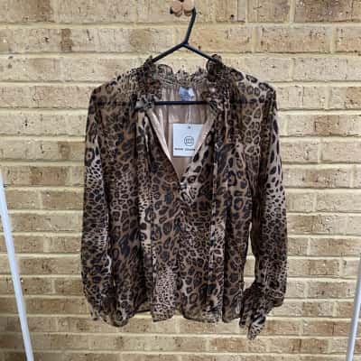 Pink Diamond Womens leopard blouse Size 12 