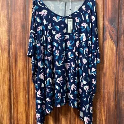  PQ designs  Size 18 Navy Blue / Pink  top new 