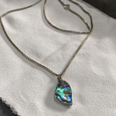 Womens Paua Necklace