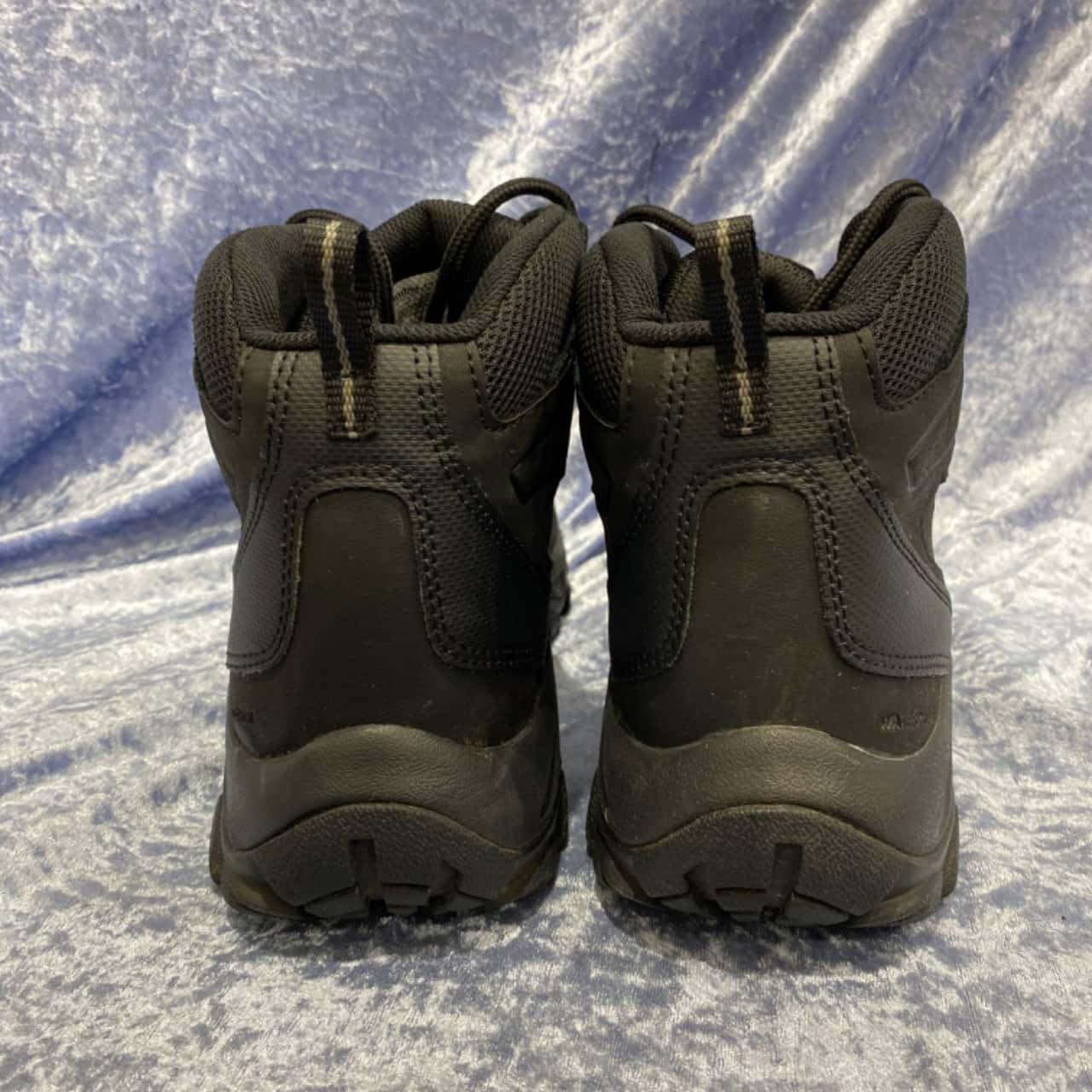 mens walking boots columbia