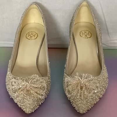  Womens  Size 34 Bridal shoes Off White with Sequins 