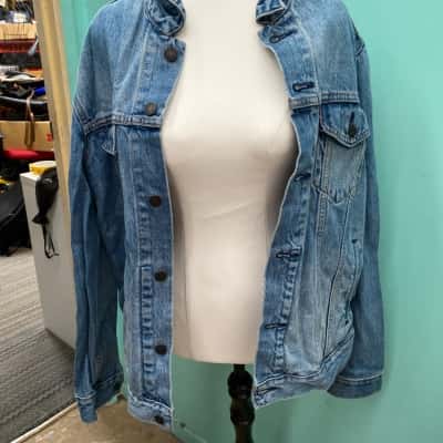 Levi's Womens  denim jacket Size M Blue 
