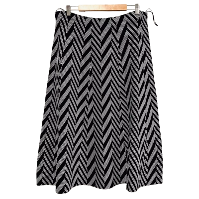 BNWT Liz Jordan, Size 10, Black / White Zig-Zag Midi-Skirt