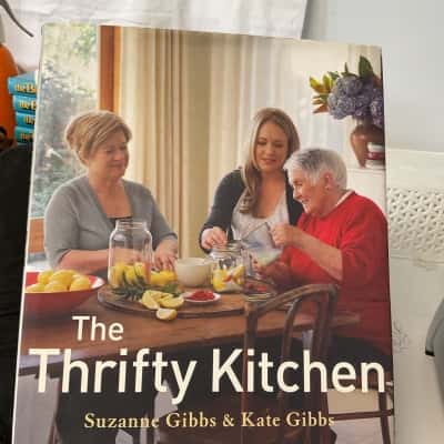 The Thrifty Kitchen - Suzanne Gibbs & Kate Gibbs