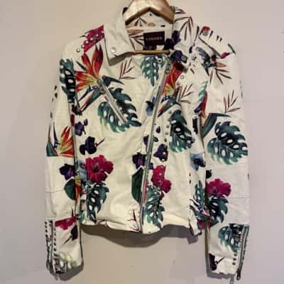 Vigoss.  White Faux Leather Floral Biker Jacket.  Size L 