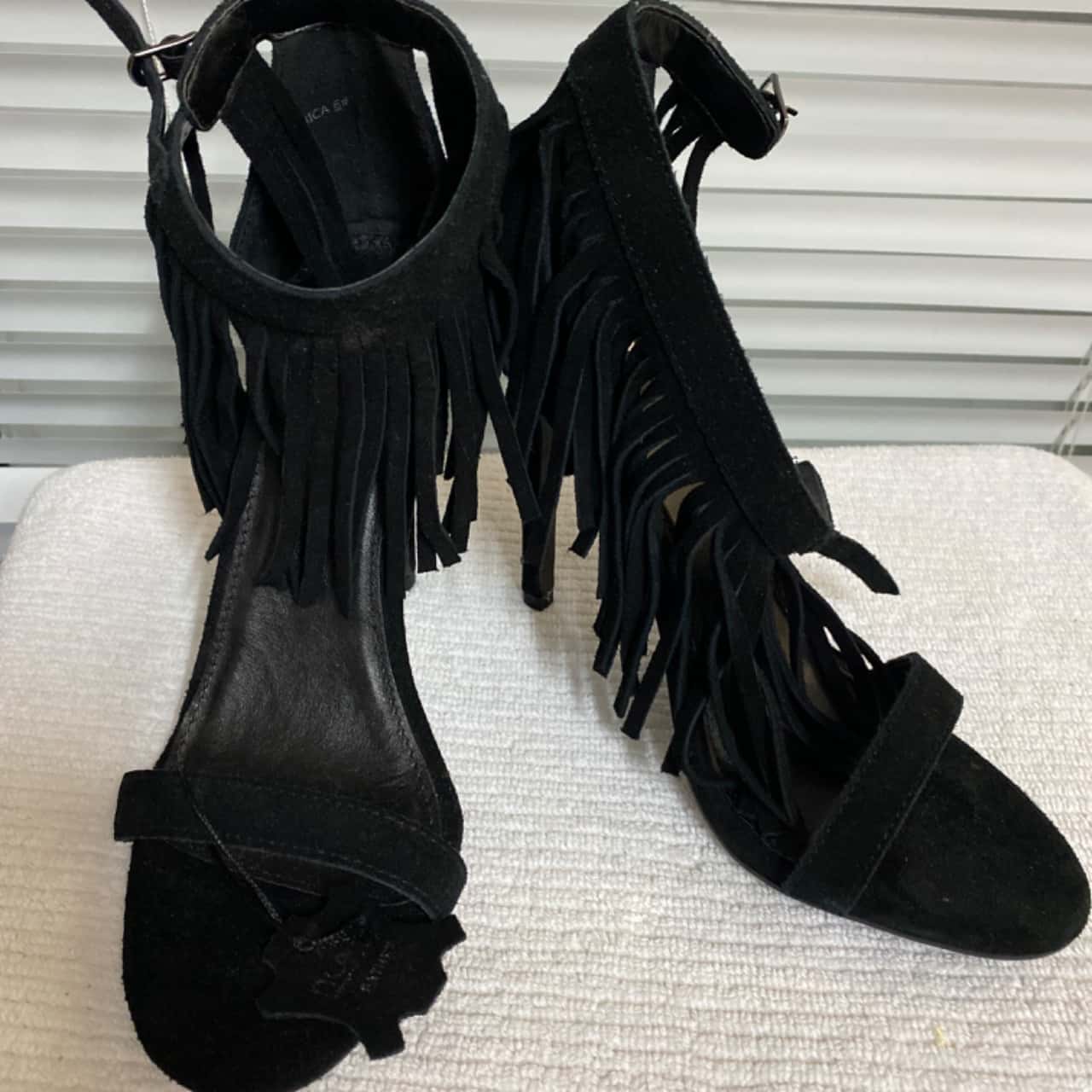 novo heels