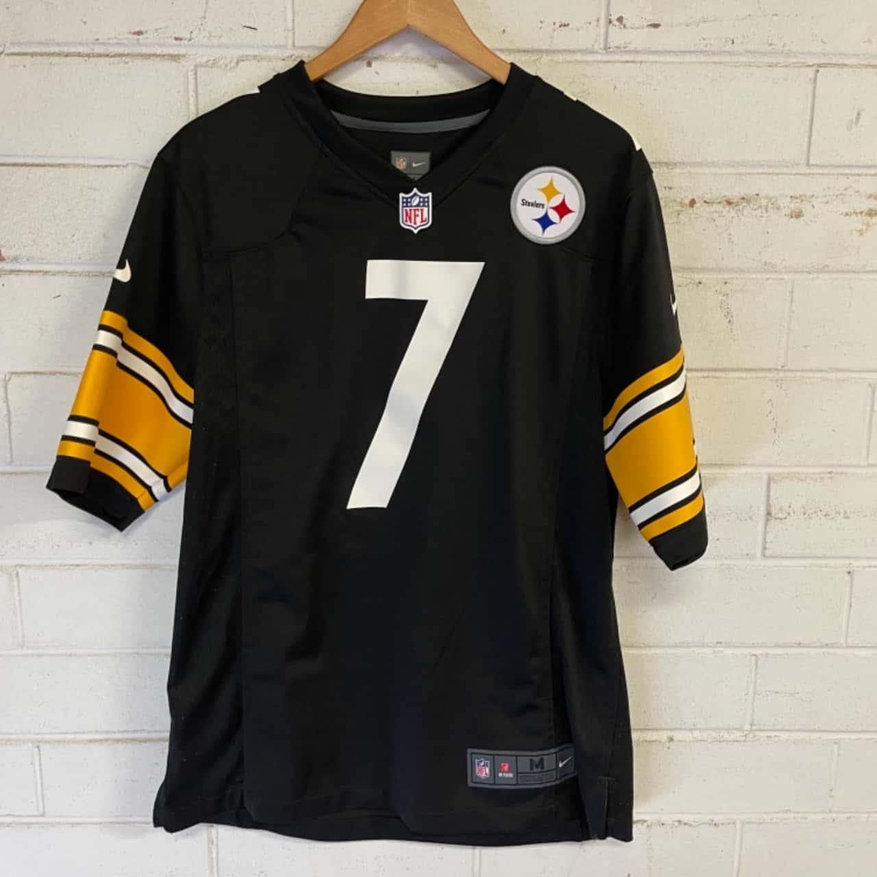 nfl yellow jersey