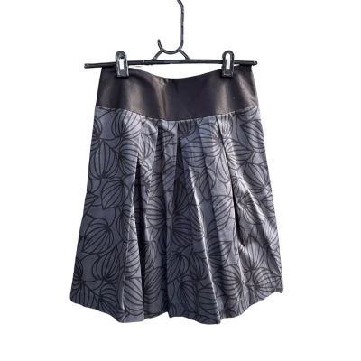Portmans  Womens  Size 8 Black Skirt 