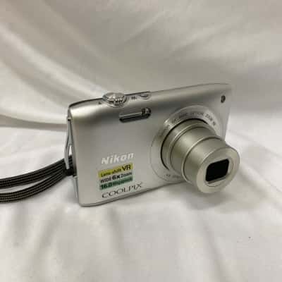 Nikon Coolpix S3300 Camera