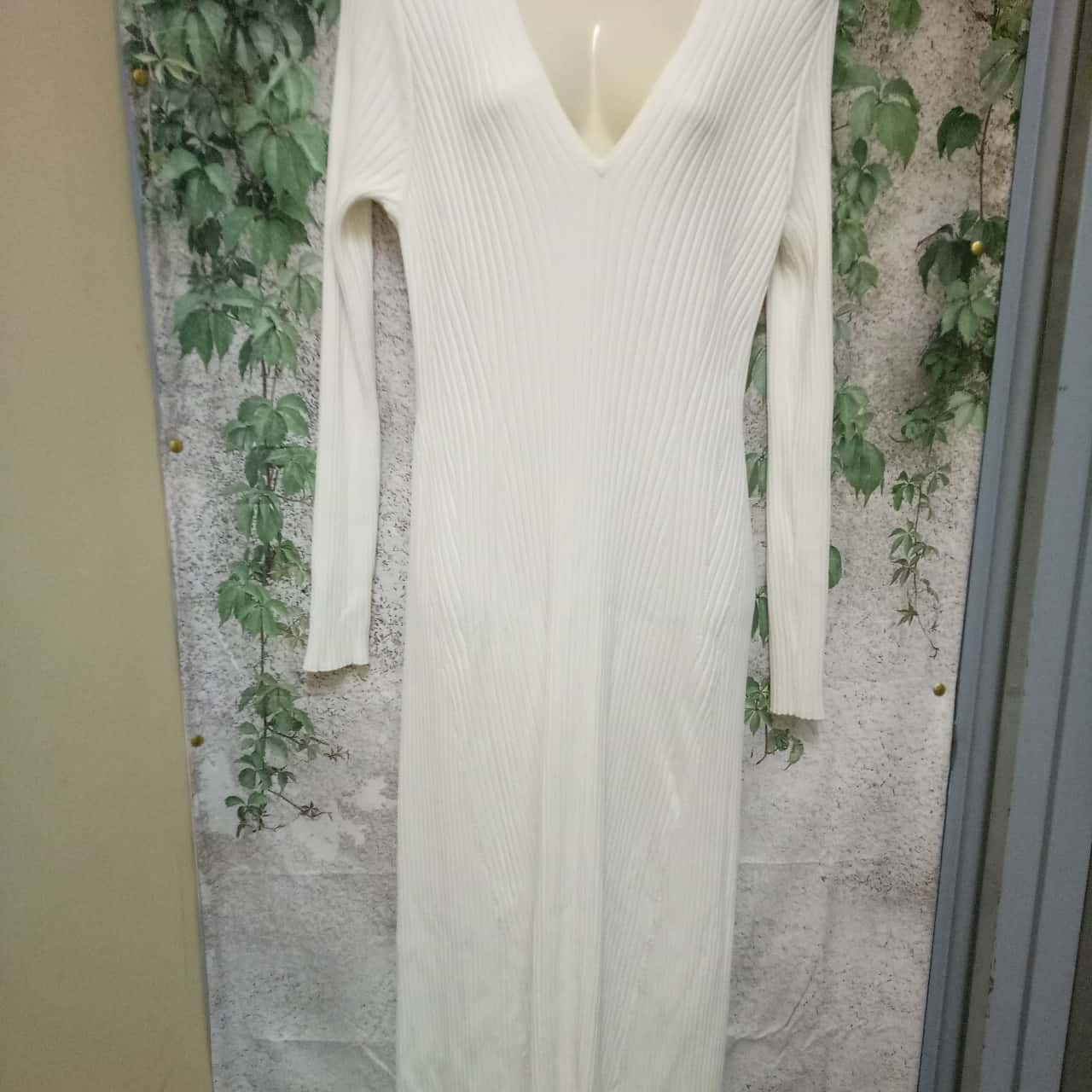 Witchery Womens Size L Long Sleeve Cream Dress s witchery-womens-size-l-long-sleeve-cream-dress-s