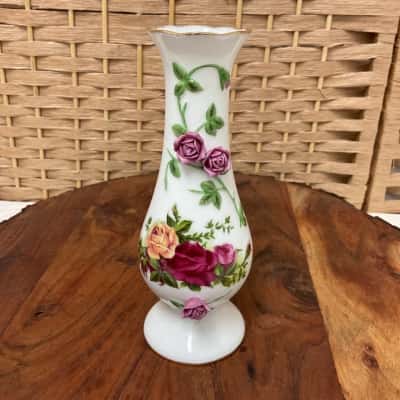 Vintage Rare Royal Albert Old Country Roses Bud Vase 3D Flowers collectable antique 