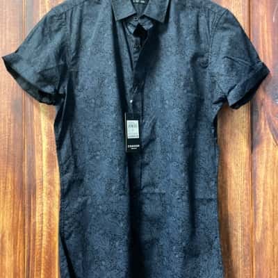 Connor Mens  Size S dark grey / black shirt new 