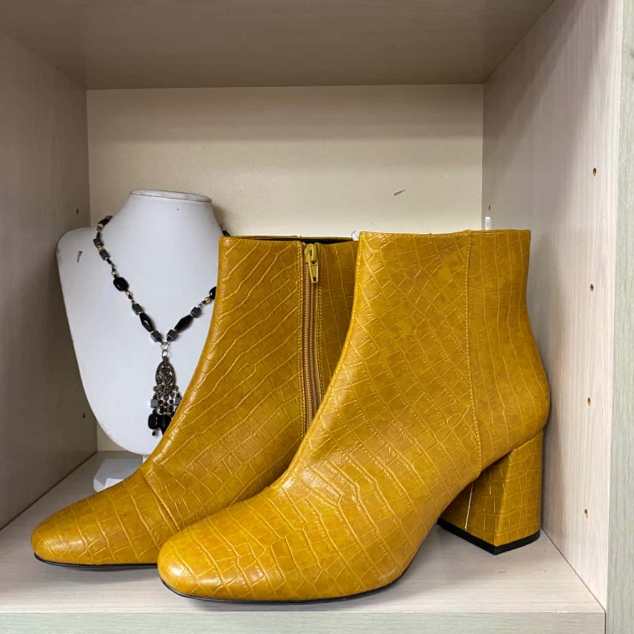 REDUCED Womens Ankle boots Size 41 Mustard (s)