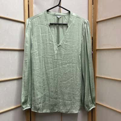 New without tags JIGSAW Women’s  Size UK16 / US12 / EU44 Long Sleeve Top / V-Neck Top Green / Aloe Green