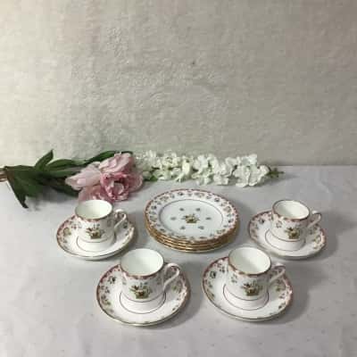 Wedgwood Bianca Williamsburg Set of 4 Floral Bone China Cups Saucers & Plates