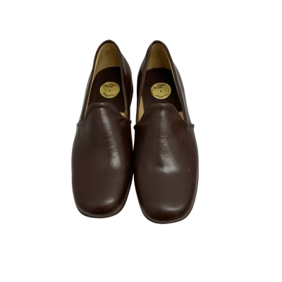 CourtHouse Albert Slipper.  Size 8 