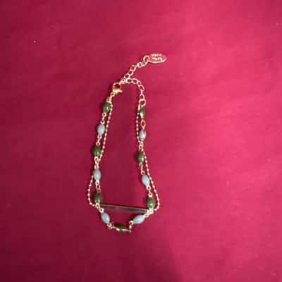  Women's Double Strand Beaded Bracelet featuring Green & Blue Beads & a Gold coloured bar