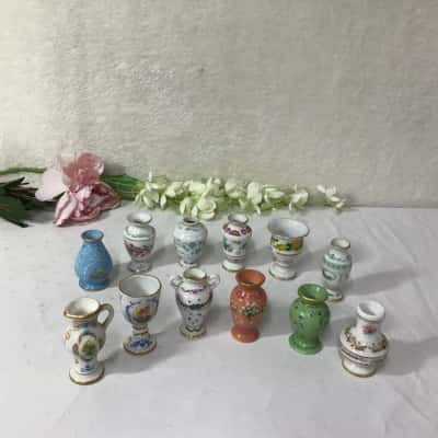  Franklin Mint Flowers of the Victoria Year Collection of Miniature Vases 