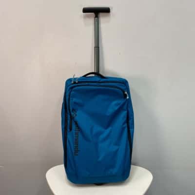 BNWOT Kathmandu Feather Flight 40 Travel case on wheels & 4pce pack&go sorters included 