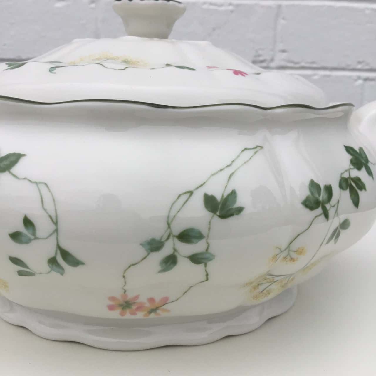 Royal Doulton The Majestic Collection Southdown TC1135 Casserole