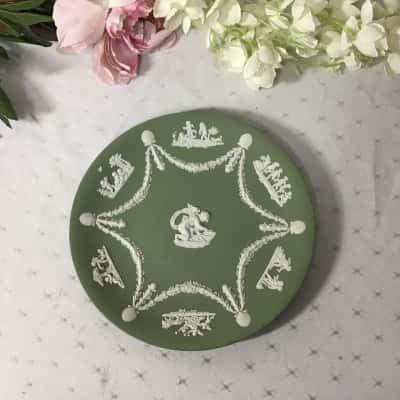 Vintage Wedgwood Jasperware Sage Green / White Cupids Pattern Round Plate