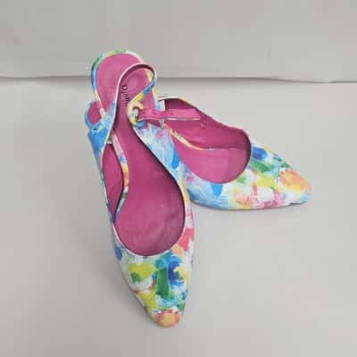 Django & Juliette  Womens  Size 37  heels
