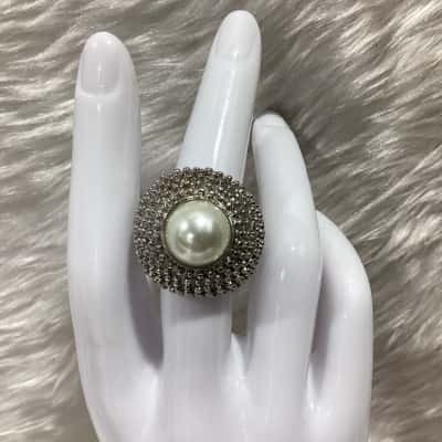  Women's Silver Tone Ring 