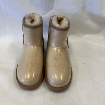 Australian Shepherd Waterproof Coated UGG Boots  Womens  Size 38 