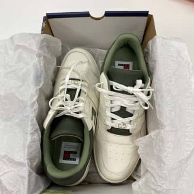 Tommy Jeans Mens  Size 9 Sneakers Green / White 