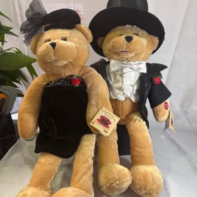 Chantilly lane bride and groom collectable 
