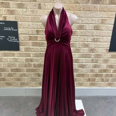  Womens betsy & Adam burgundy formal evening gown Size 8 