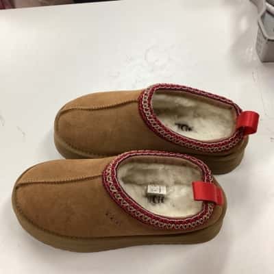 UGG Womens  Size 5 Slippers  Brown K