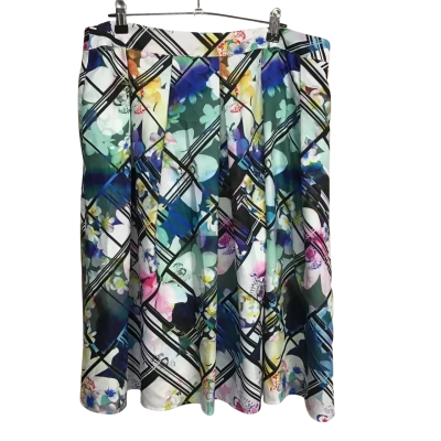City Chic Womens  Size XS Floral Pleated Skirt 