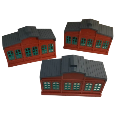 Tomy Trackmaster Thomas Engine Train Track Shed Tunnel 2004 2 x Complete 1 x Broken