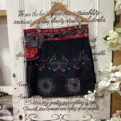 KARMA EAST BRAND!  Womens  Size XXL Wrap Skirt Black  / Blue / Green / Grey / Orange / Pattern / Red! BEAUTIFUL WRAP SKIRT WITH SIDE POUCH DETAIL! STUNNING BUTTERFLY PATTERN ON THE FRONT AND THE BACK! PERFECT FOR ADDING SOME QUIRK TO ANY OUTFIT!