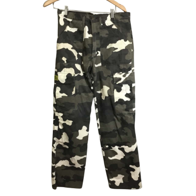 Mens Draggin Jeans. Size 32. Cotton. Camo