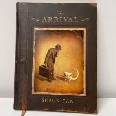 The arrival by Shaun Tan hardcover book 2006