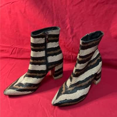 Hael and Jax Women's Size 38 Animal Print Ankle boots