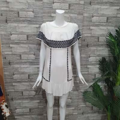 Crossroads Womens  Size 10 Casual Dress / Sleeveless Dress  Black  / Off White / Pattern 