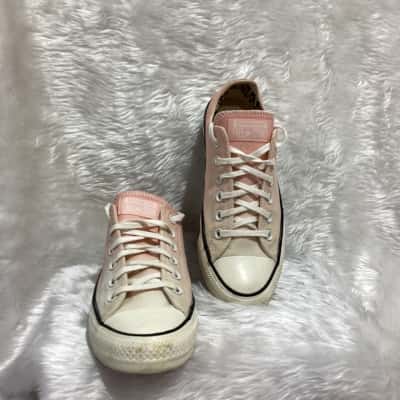 Converse Womens  Size US8 Pink, Nude Sneakers 
