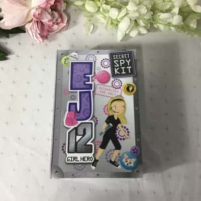 Scholastic EJ12 Girl Hero Secret Spy Kit (new)