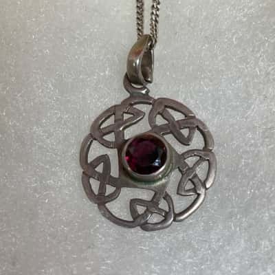  Celtic knot Necklace with garnet coloured stone / Pendant 925 Silver 