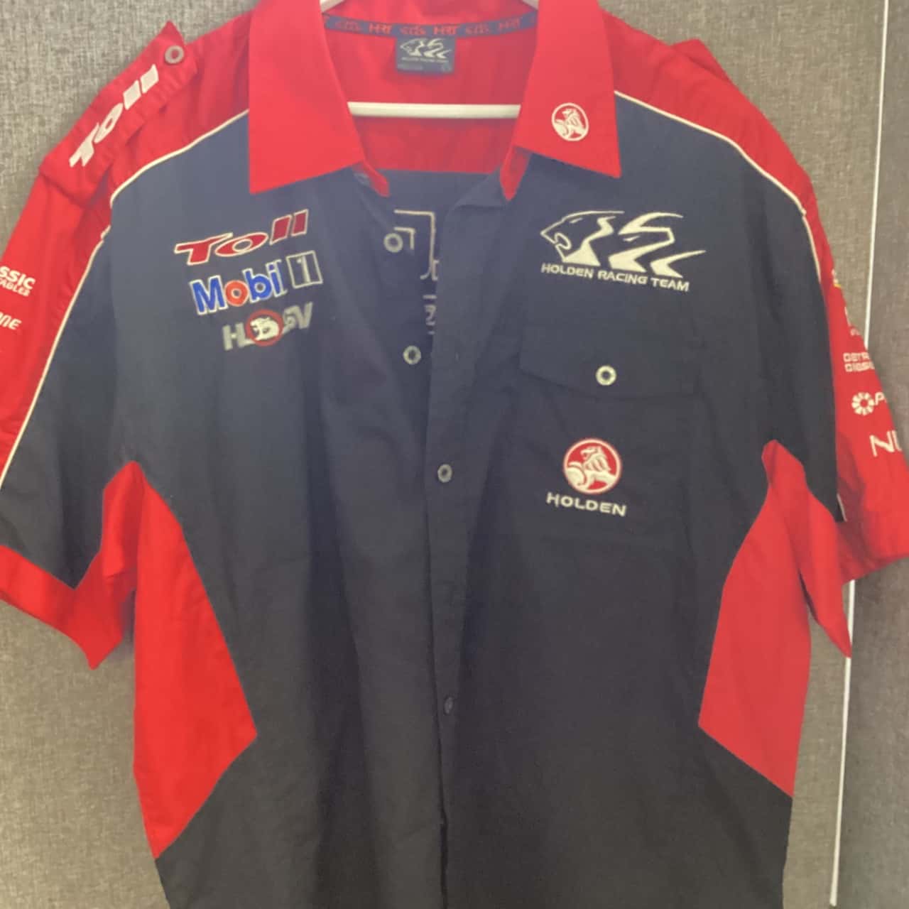 V8 Supercars Holden button up Unisex Size XXXL Printed Shirt (s) - Used ...
