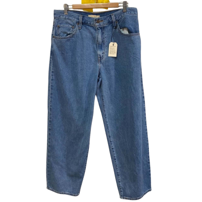 BNWT Levis Womens Baggy Dad Jeans Size 31