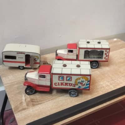 Replica 3 Cirkus Toys cars