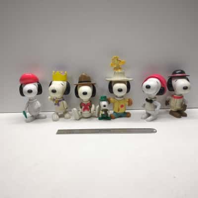 Vintage McDonald's Peanuts Snoopy Plastic Figures Lot 2000 World Tour Outfits