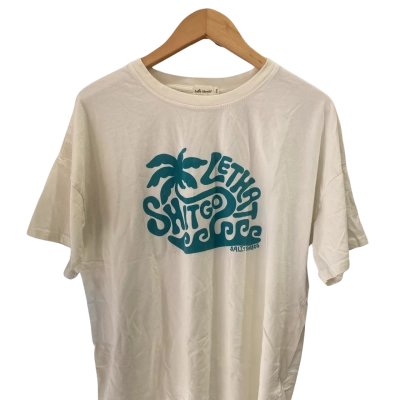 Salty Shreds Size M T-shirts 